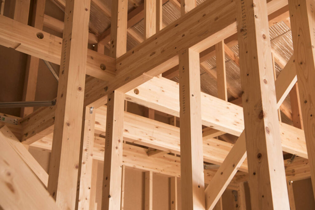 ［住まいのQ&A］　「木造軸組工法」と「2×4工法」の違いは何ですか？☆